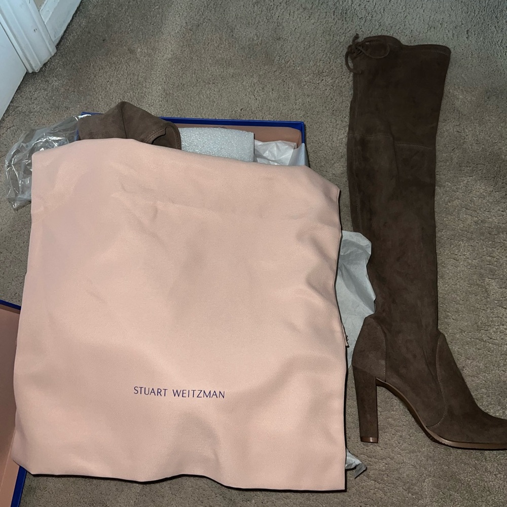 Stuart Weitzman Highland boot taupe